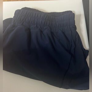Lululemon track that mid rise lined 5” short size 18 navy